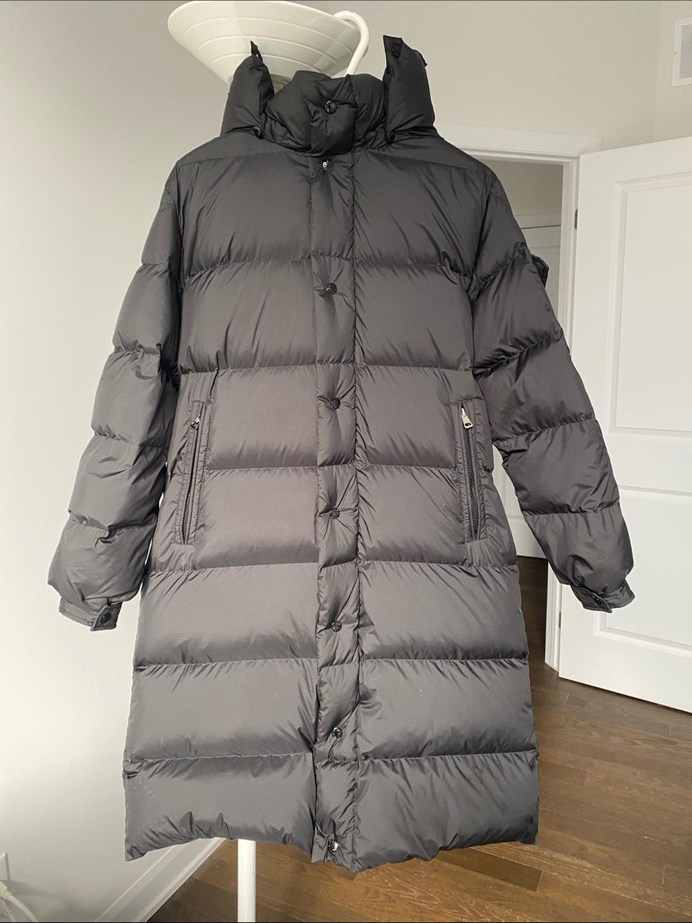 Authentic Moncler Goose Down puffer jacket black with removable hood